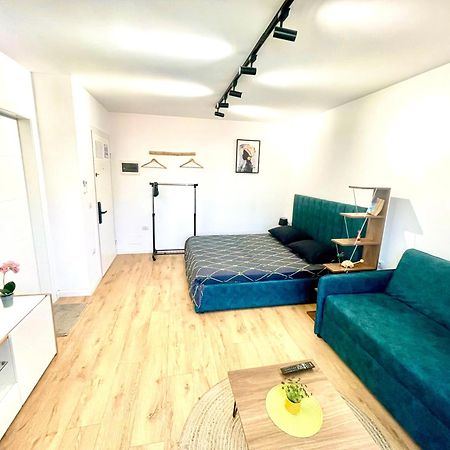 Central Studio Apartment 1, Тирана Екстериор снимка