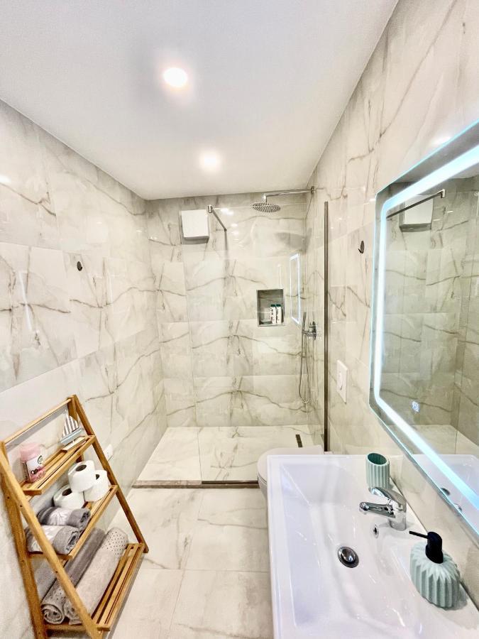 Central Studio Apartment 1, Тирана Екстериор снимка